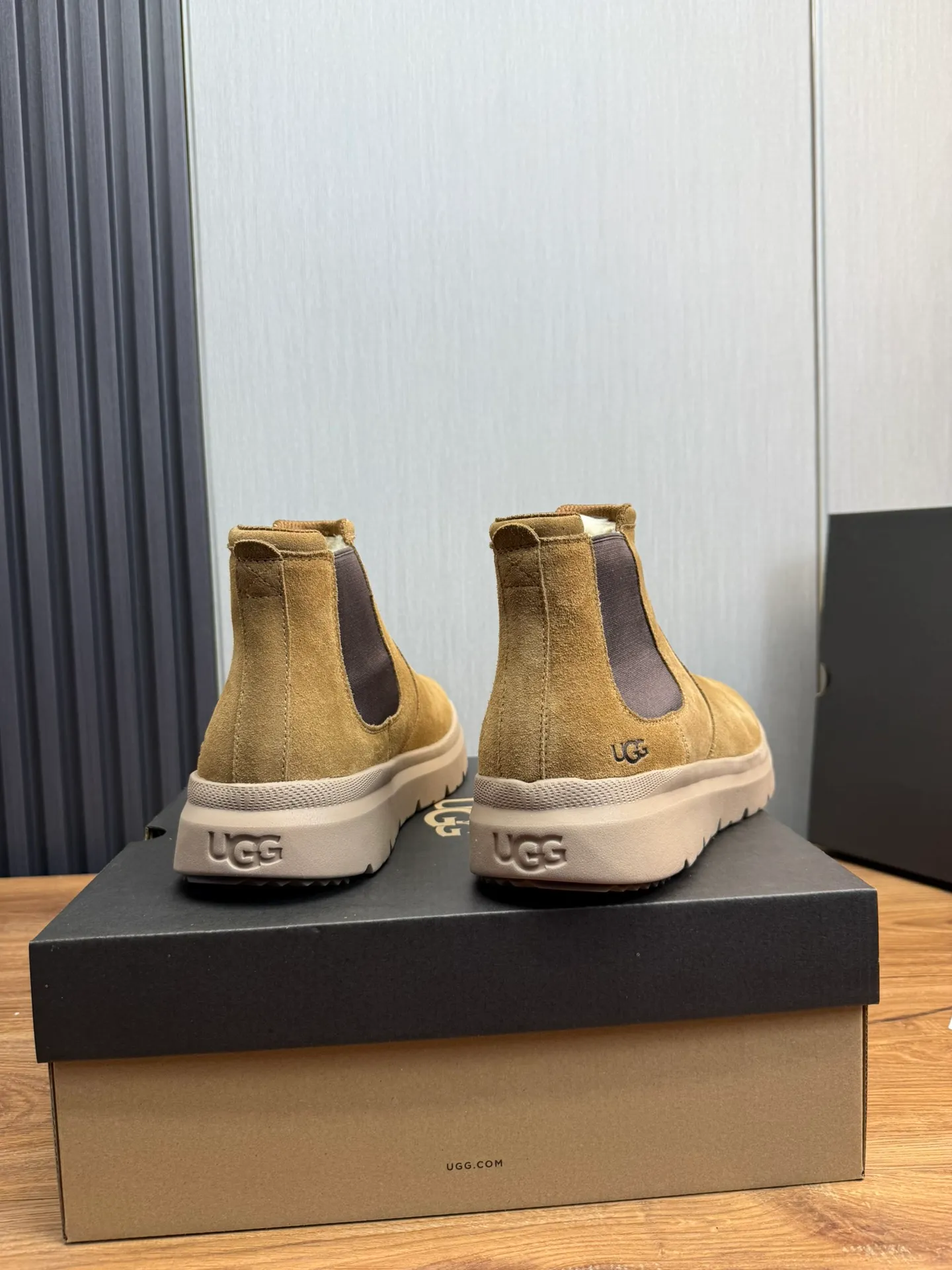 Men's shoes 💰480💰 [UGG] Hot winter warm boots 🐑Purely hand-stitched! Simple and stylish design, frosted cowhide➕Comfortable and warm wool➕UGG original outsole‼ ️Soft and comfortable to wear, good warmth retention, and excellent foot feel. Regular size 41-47